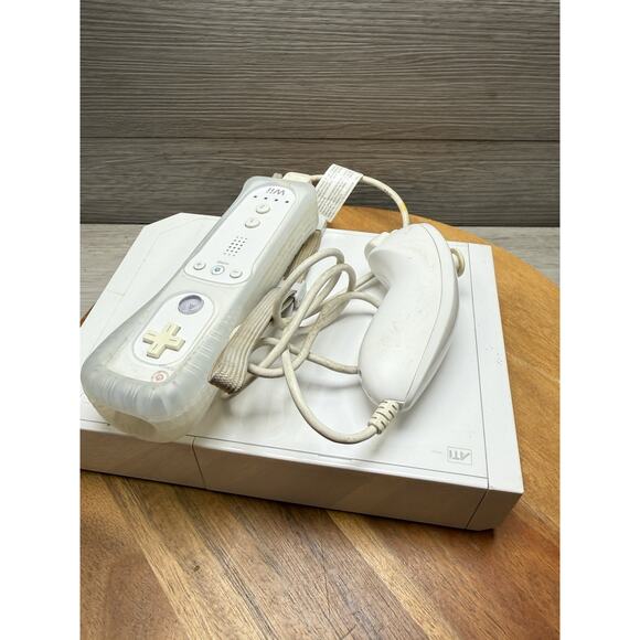 Nintendo Wii Console Wii Bundle (TESTED) Read Description - Picture 2 of 5